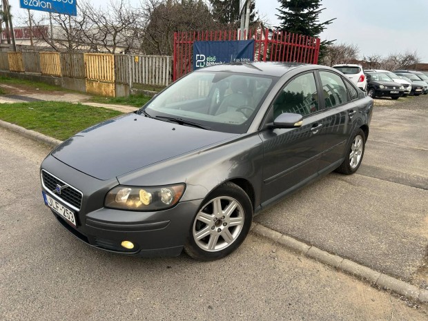 Volvo S40 2.0 D Kinetic Vaj Bőr+Vonógorog