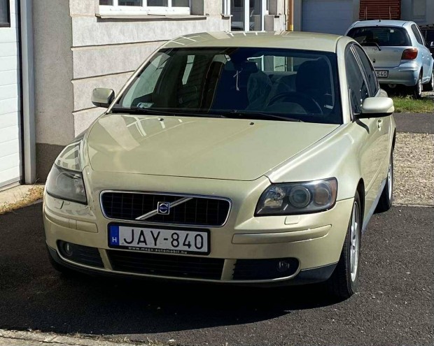 Volvo S40 2.4 Momentum Öthengeres - Magyarországi