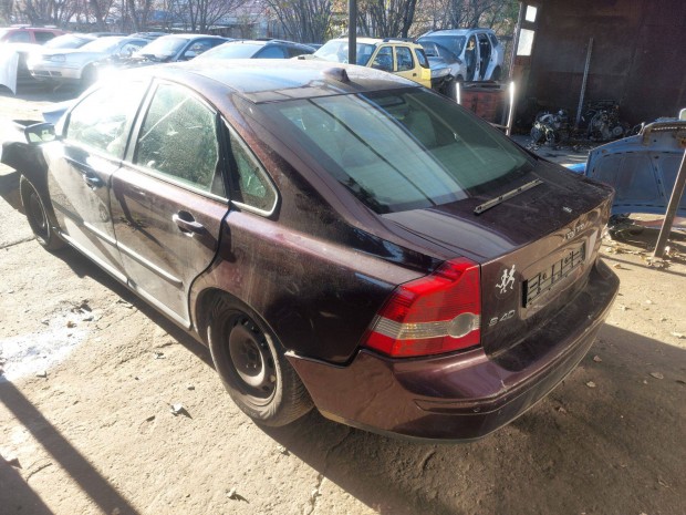 Volvo S40 2 karosszria elemei 2006- v