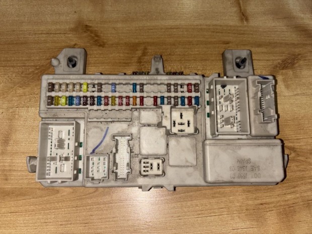 Volvo S40, V50 CEM modul, biztosítéktábla 8690722