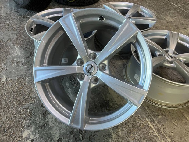 Volvo S50 S60 S80 S90 V90 új állapotú 18" alufelni szett eladó