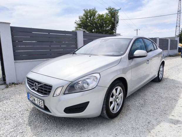 Volvo S60 1.6 D Drive Szép és jó! Jéghideg klím...