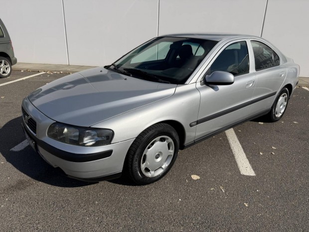 Volvo S60 2.4 Black Edition 1 magyar gazda