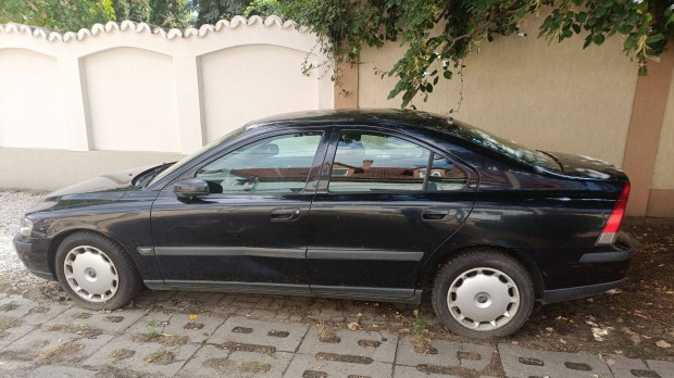 Volvo S60 2,4 benzines személyautó