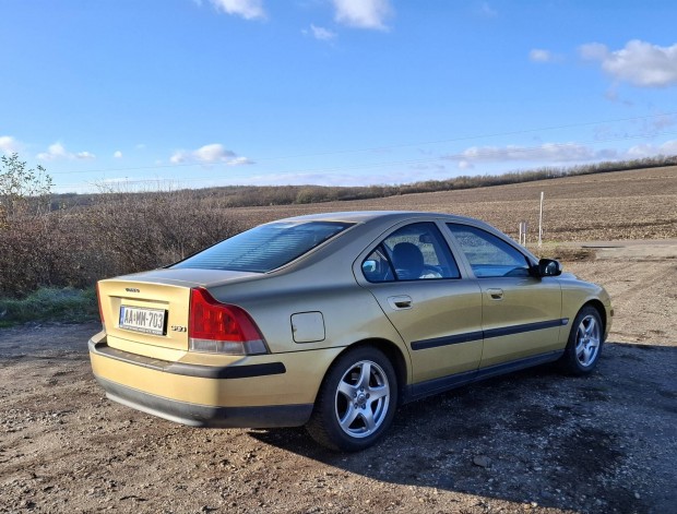 Volvo S60 2.4t.