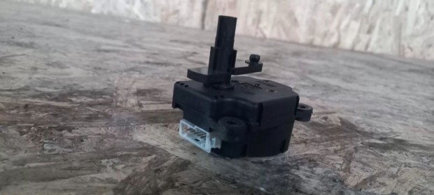 Volvo S60 S80 V70 98- F�t�sbox f�t�s box terel� lap �ll�t� motor 2580