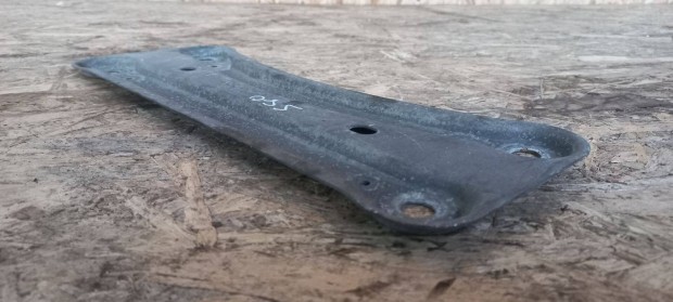 Volvo S60 S80 V70 98- Padllemez als merevt kereszttart elem 2634