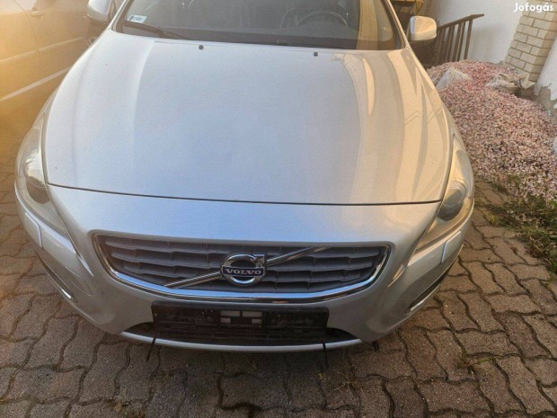 Volvo S60, V60 Gyri bontott alkatrszek, komplett eleje, ajtk, motor