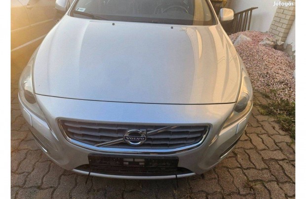 Volvo S60, V60 Gyri bontott alkatrszek, komplett eleje, ajtk, motor