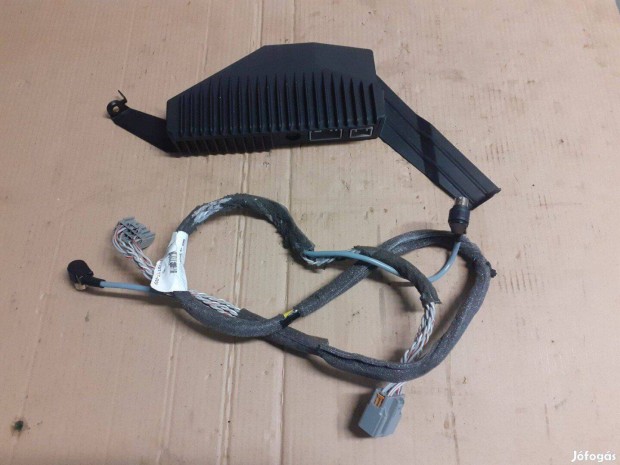 Volvo S60 gyári erősítő és kábelköteg eladó!