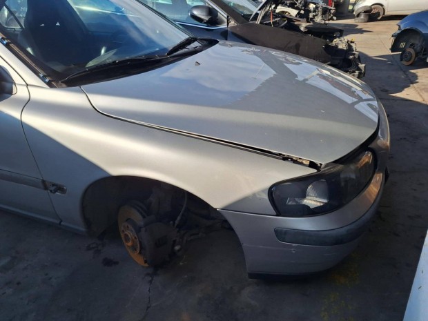 Volvo S60 l�kh�r�t�,homlokfal,s�rv�d�,l�mpa,motorh�ztet�