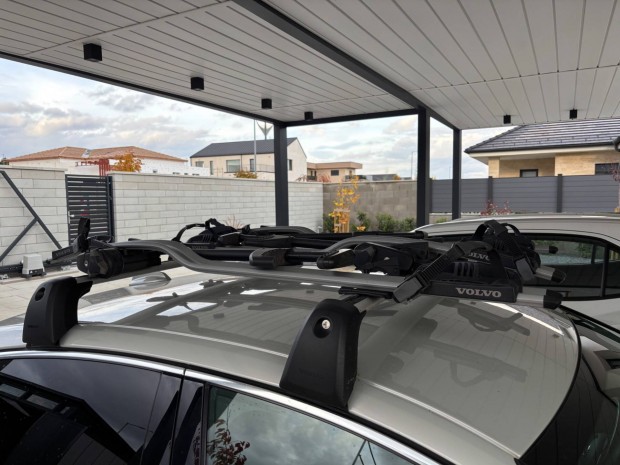 Volvo S90 gyári tetőcsomagtartó és 3-db kerékpár/bicikli szállító