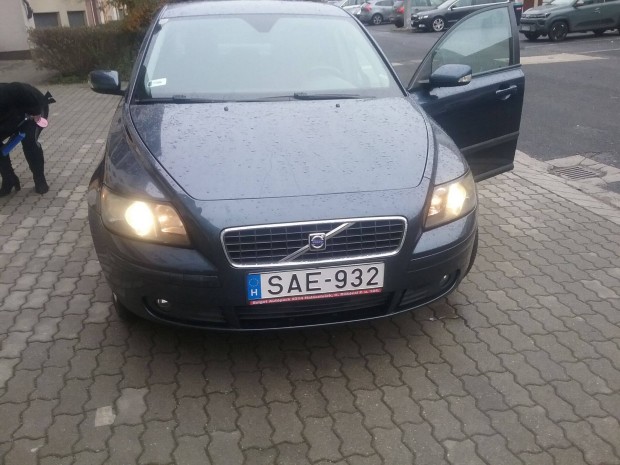 Volvo S 40. Val�ban h�lgy tulajdonosr�l!