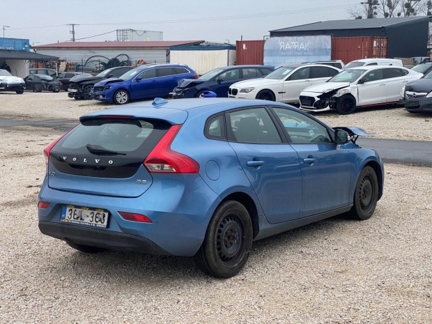 Volvo V40 1.6 D (D2) 2013 - hátsó lökhárító kompletten