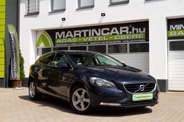 Volvo V40 1.6 T2 Momentum Exclusive Denim Blue...