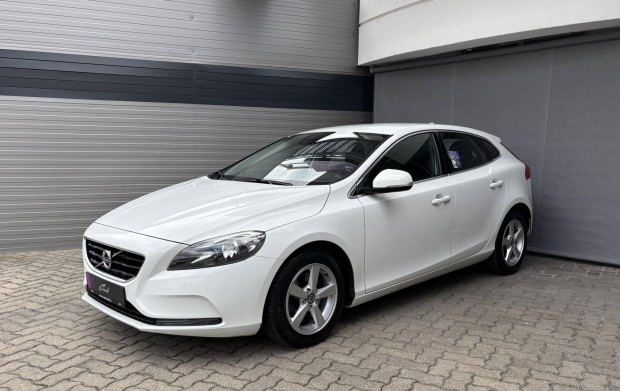 Volvo V40 1.6 T3 Momentum Garanciával!