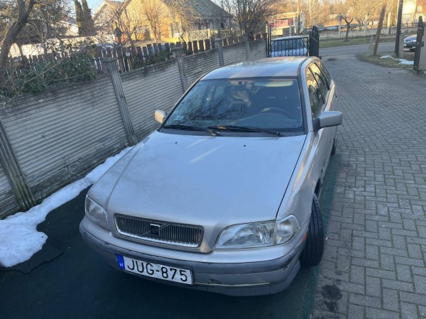 Volvo V40 1.6..
