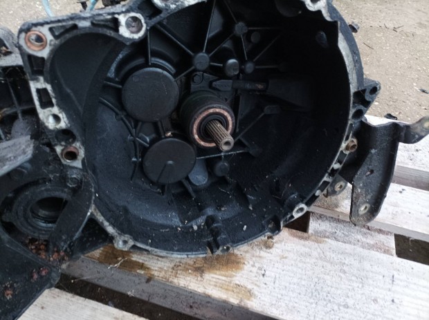 Volvo V40 1.9 D 2002 85 kW V�lt�