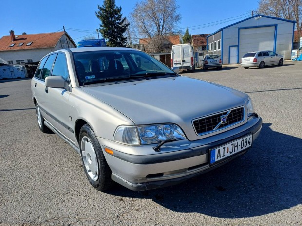 Volvo V40 2.0..