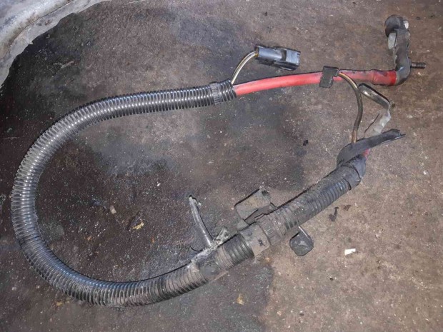 Volvo V40 Akkumul�tor K�bel