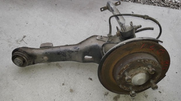 Volvo V40 Bal H�ts� Csonk�llv�ny Ker�kaggyal + ABS Jelad�