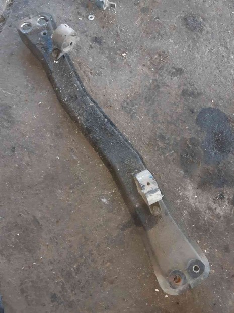 Volvo V40 Els� Kereszttart�