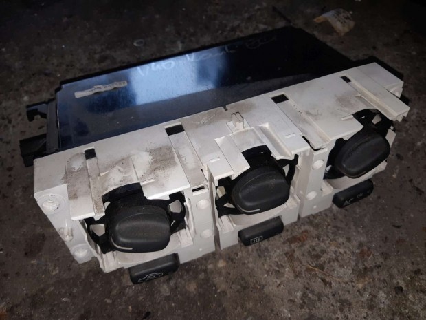 Volvo V40 F�t�skapcsol�