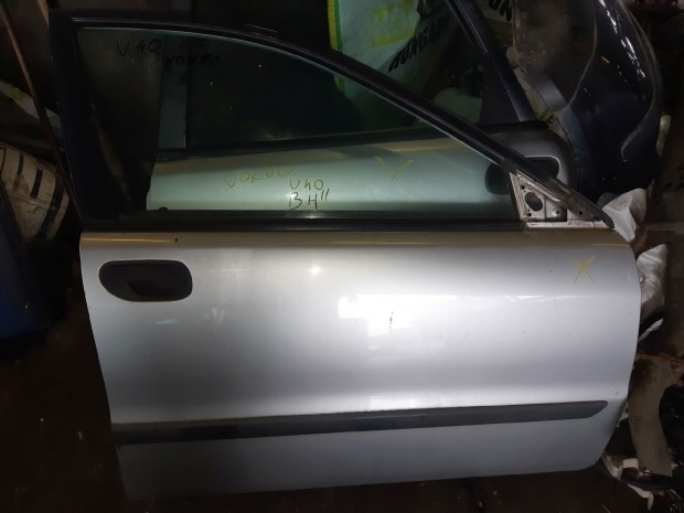 Volvo V40 Jobb Első Ajtó