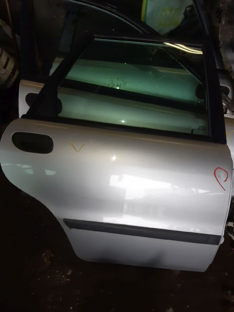 Volvo V40 Jobb Hátsó Ajtó