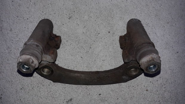 Volvo V40 Jobb H�ts� F�knyereg Tart�