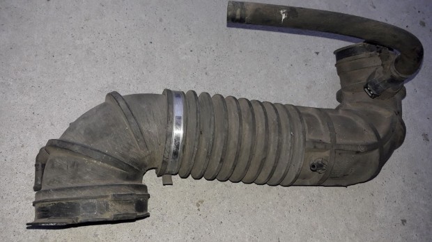 Volvo V40 Leveg�cs�