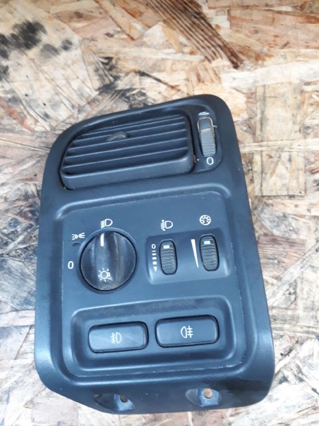 Volvo V40 Vil�g�t�s Kapcsol�