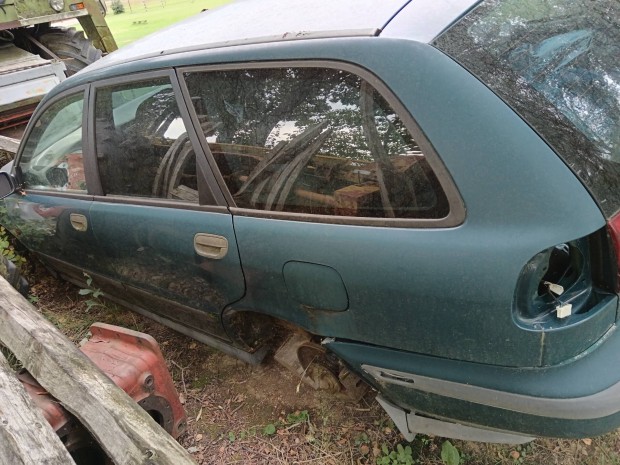 Volvo V40 alkatrsz