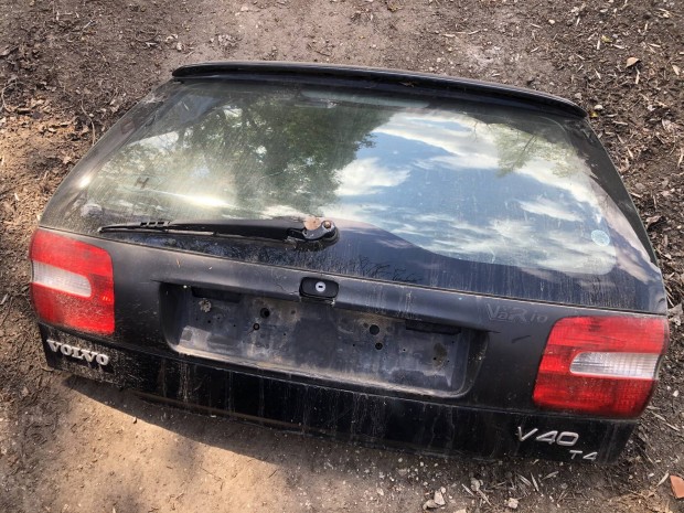 Volvo V40 csomagt�r ajt� 