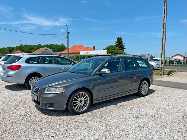 Volvo V50 1.6 D Drive Momentum Digit Klíma.Temp...