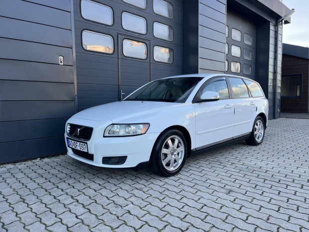 Volvo V50 1.6 D Drive Momentum Szervizelt / Új...