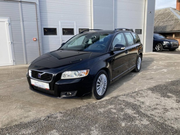 Volvo V50 1.6 D Drive Summum 1 v Garancia! TEM...