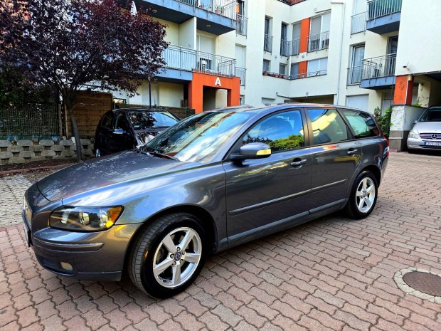 Volvo V50 2.0HDI 136LE 2Év Műszaki Leszervízelt 1Millió Számla