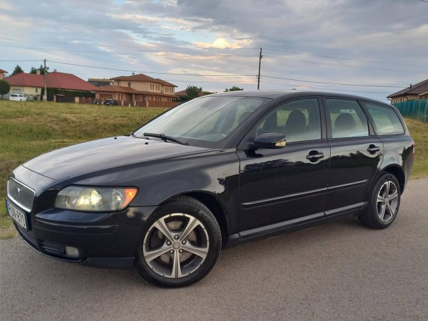 Volvo V50 2.0 D Kinetic Xenon/Tempomat/lsft...