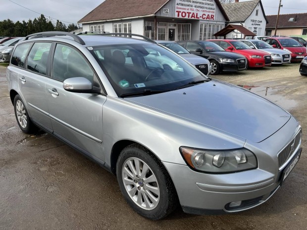 Volvo V50 2.0 D Summum Szervizknyves