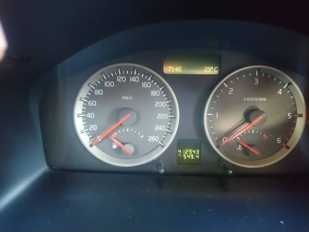 Volvo V50 2.0d friss műszaki+4 téligumi alufelnin