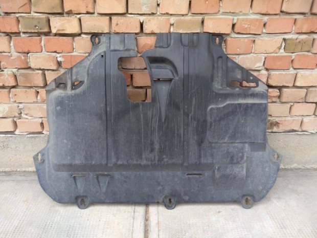 Volvo V50 als motorvd manyag burkolat!