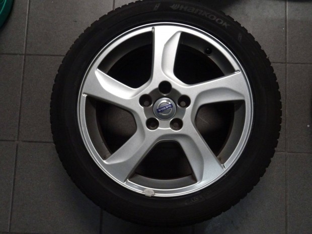 Volvo V60 17" 5x108 ET50 gy�ri alufelni 215/50R17 Hankook 7mm DOT24