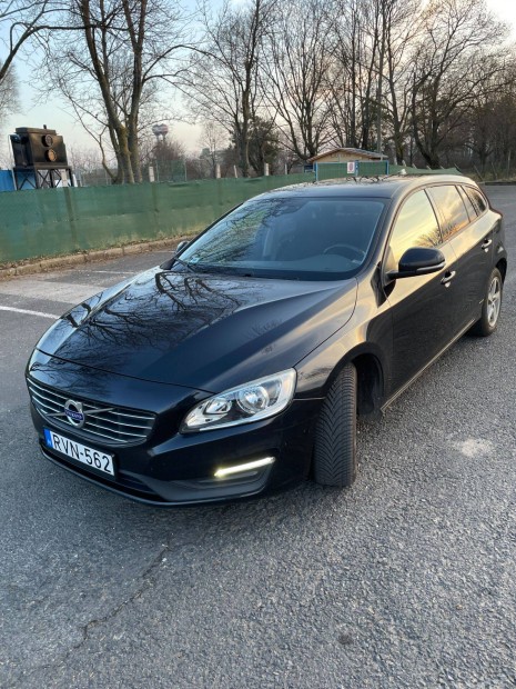 Volvo V60 1,6D 143 LE 2015 �vj�rat