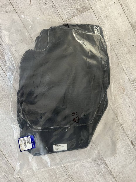 Volvo V60 R-Design gy�ri sz�vet sz�nyeg �j