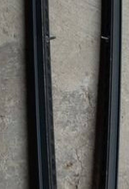 Volvo V60 (I.) 2010. gyári, matt fekete tetősín pár