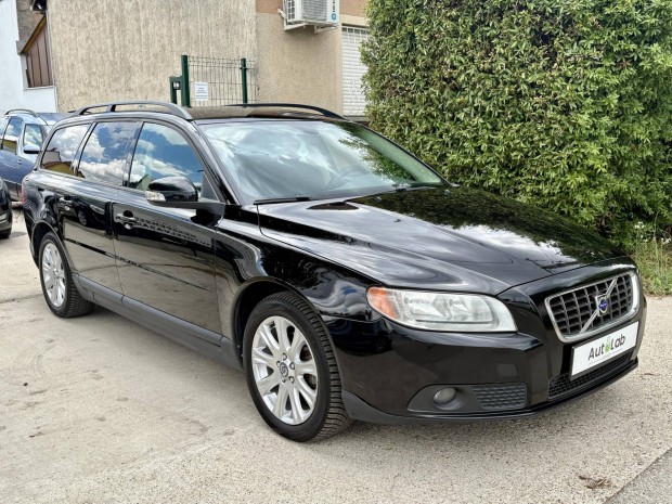 Volvo V70 2.0 D Summum / Ülésfűtés / Szervizkön...