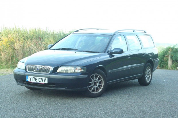 Volvo V70 2.4 jobb korm�nyos Brit rendsz�mmal