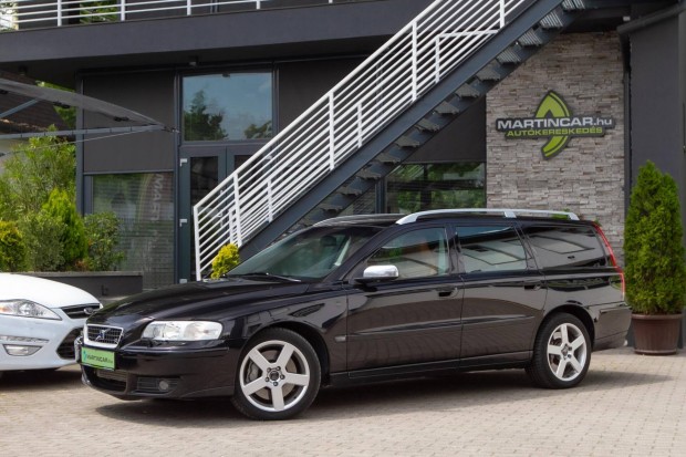 Volvo V70 2.5 R Black Stone ++ az Ikon !! Maxim...