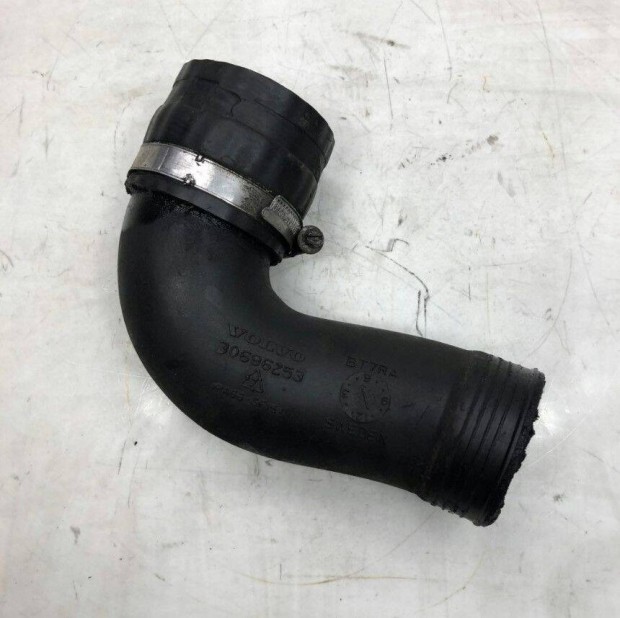 Volvo V70 II S60 I XC90 I 2.4 D5 intercooler cső 30696253